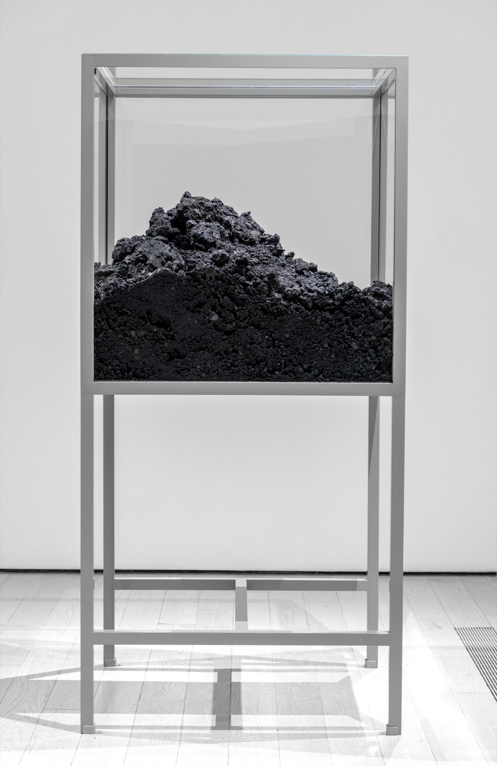 He Xiangyu, A Barrel of Dregs of Coca-Cola, 2009