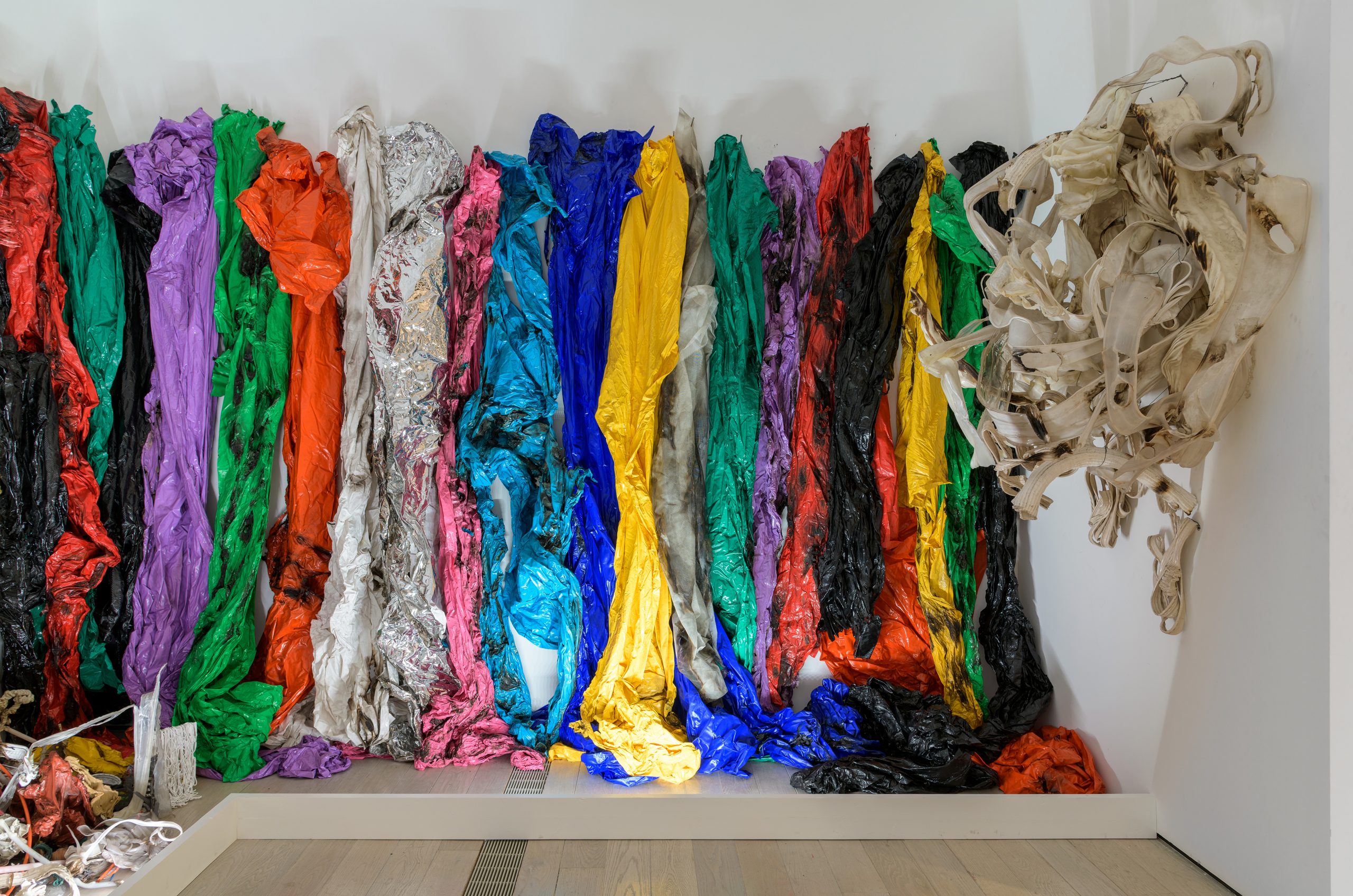 Gu Dexin, Untitled, 1989, Melted and adjoined plastic, 126 x 314 15/16 in. (320 x 800 cm), Musée d’art contemporain de Lyon. Photo © Museum Associates/ LACMA