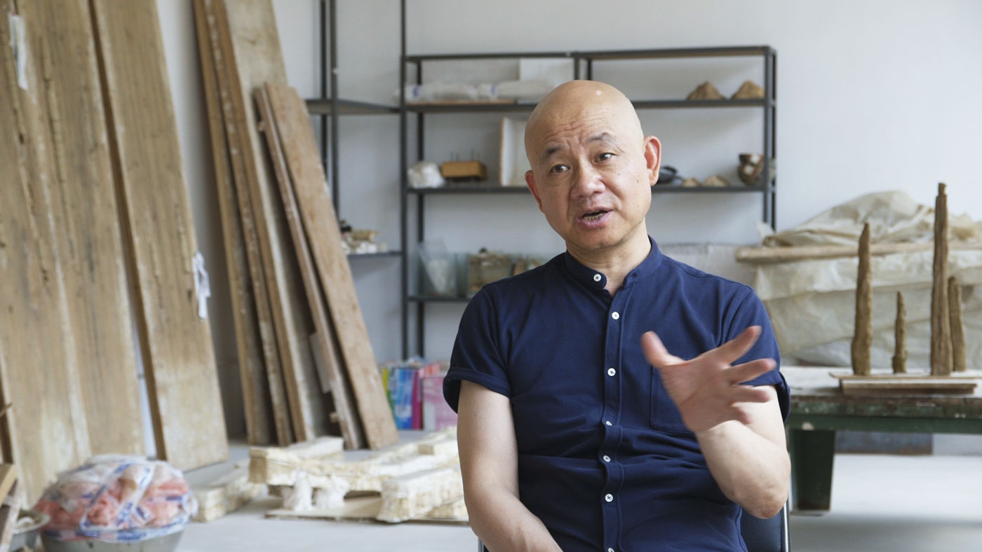 Still from Smart Museum of Art's artist interview with LIU Jianhua