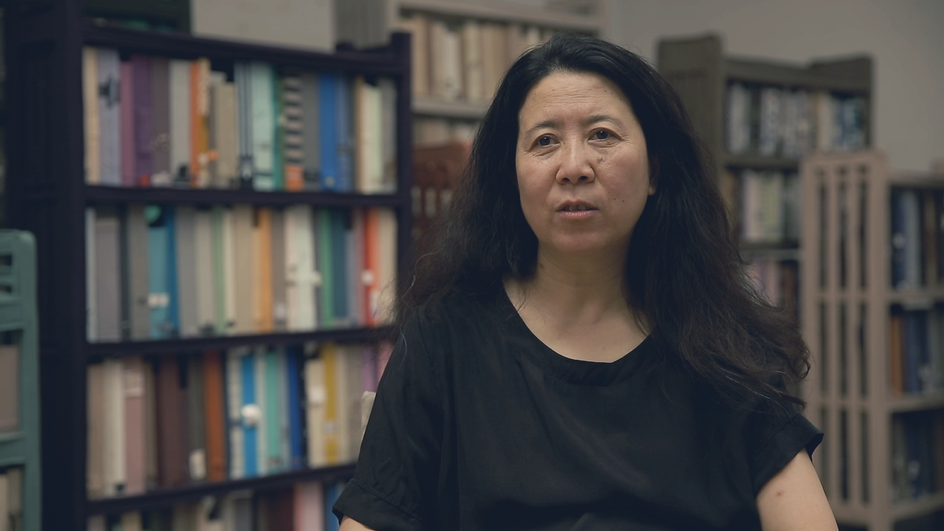Still from an interview with Yin Xiuzhen