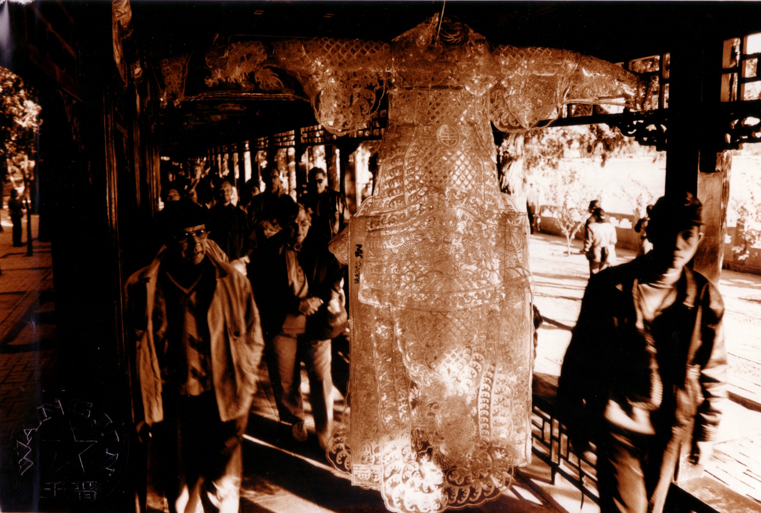 Wang Jin, A Chinese Dream, 1997. Installation view, the Long Corridor of the Summer Palace near Beijing, 1997. Photo courtesy of Pékin Fine Arts.